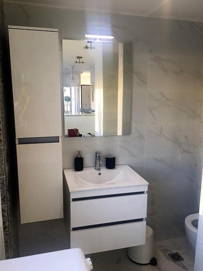 A Diamont In The Center Of Athens Apartment Bagian luar foto