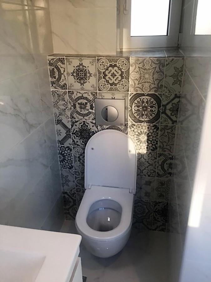 A Diamont In The Center Of Athens Apartment Bagian luar foto