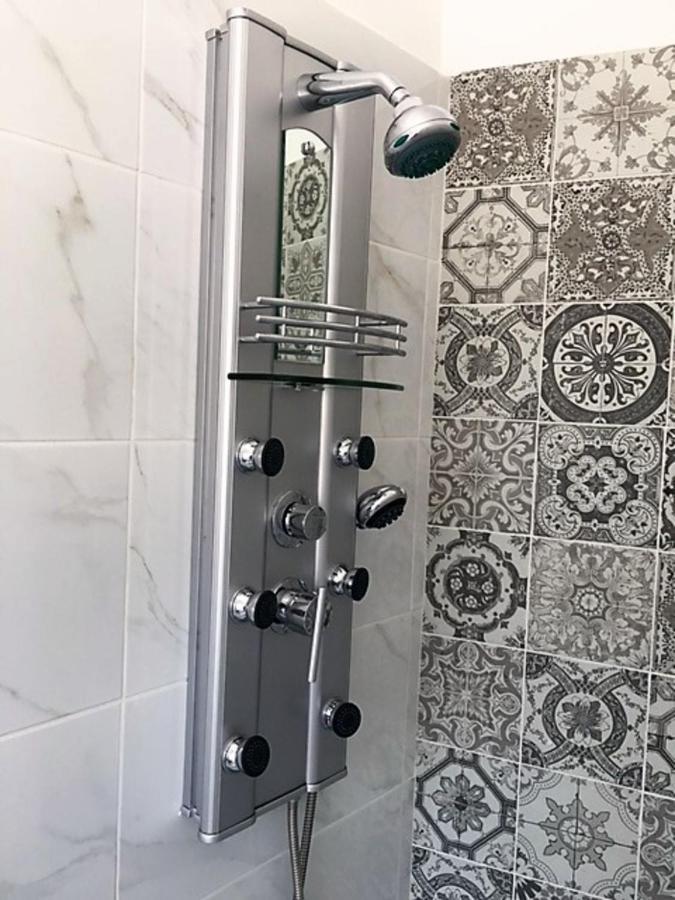 A Diamont In The Center Of Athens Apartment Bagian luar foto